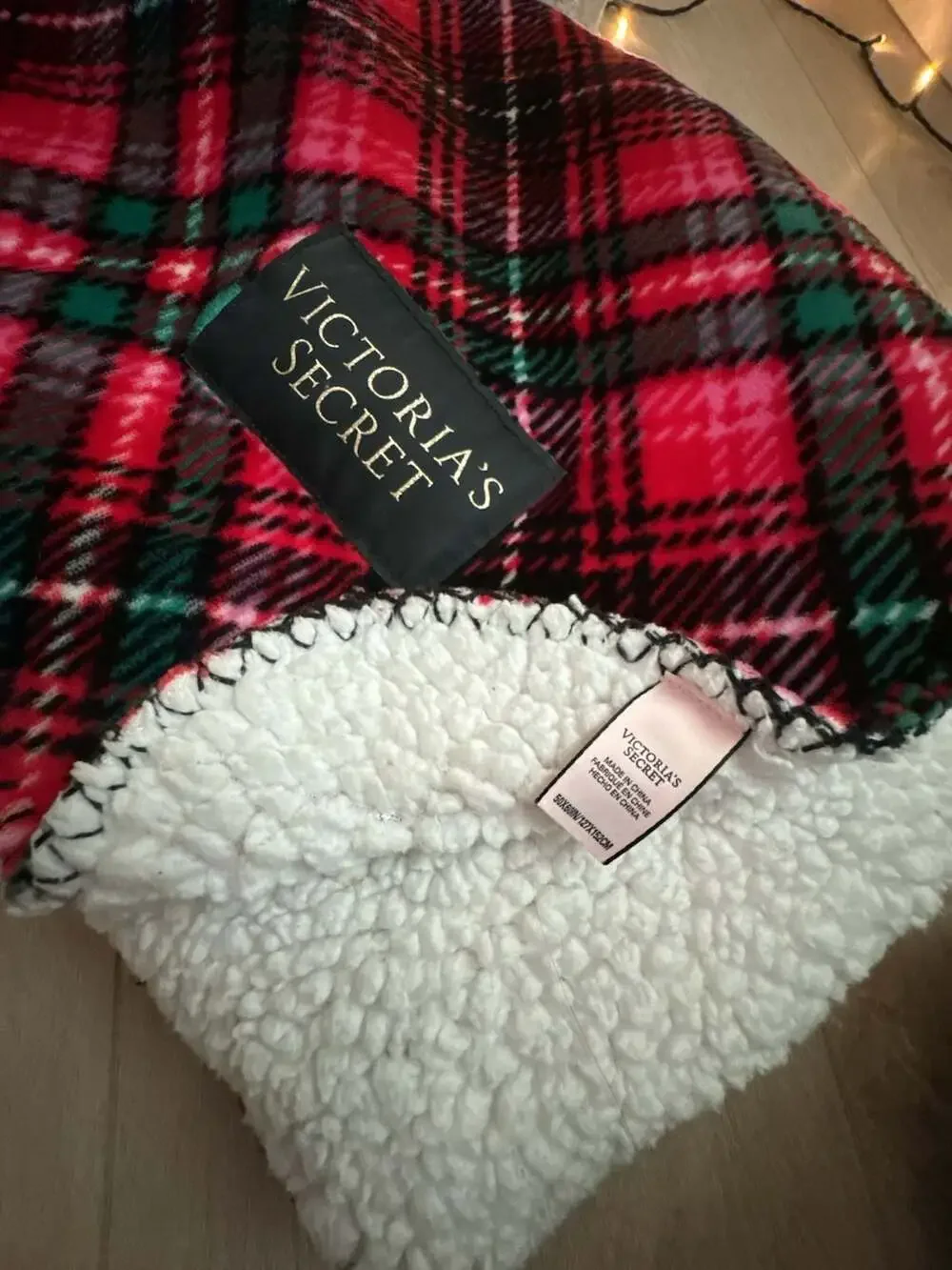 Victoria's Secret Red Plaid Sherpa Lined Cozy Throw Blanket 50